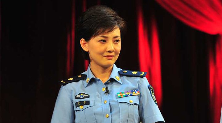 牛莉的三次改行可稱上“文武雙全” 3030說(shuō) 小品 春晚 足療 郭冬臨 馮鞏 黃宏 牛莉 3030說(shuō)  第4張